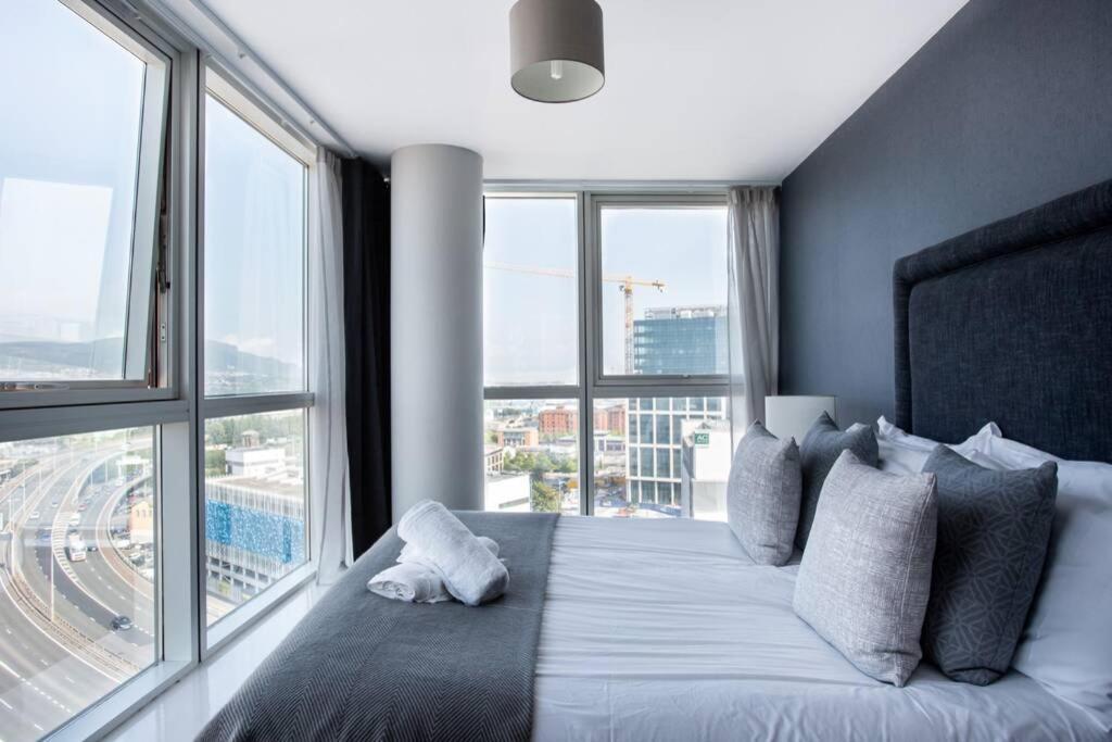 Titanic & City Views, Ultra Luxury City Parking Belfast Zewnętrze zdjęcie