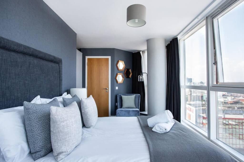 Titanic & City Views, Ultra Luxury City Parking Belfast Zewnętrze zdjęcie